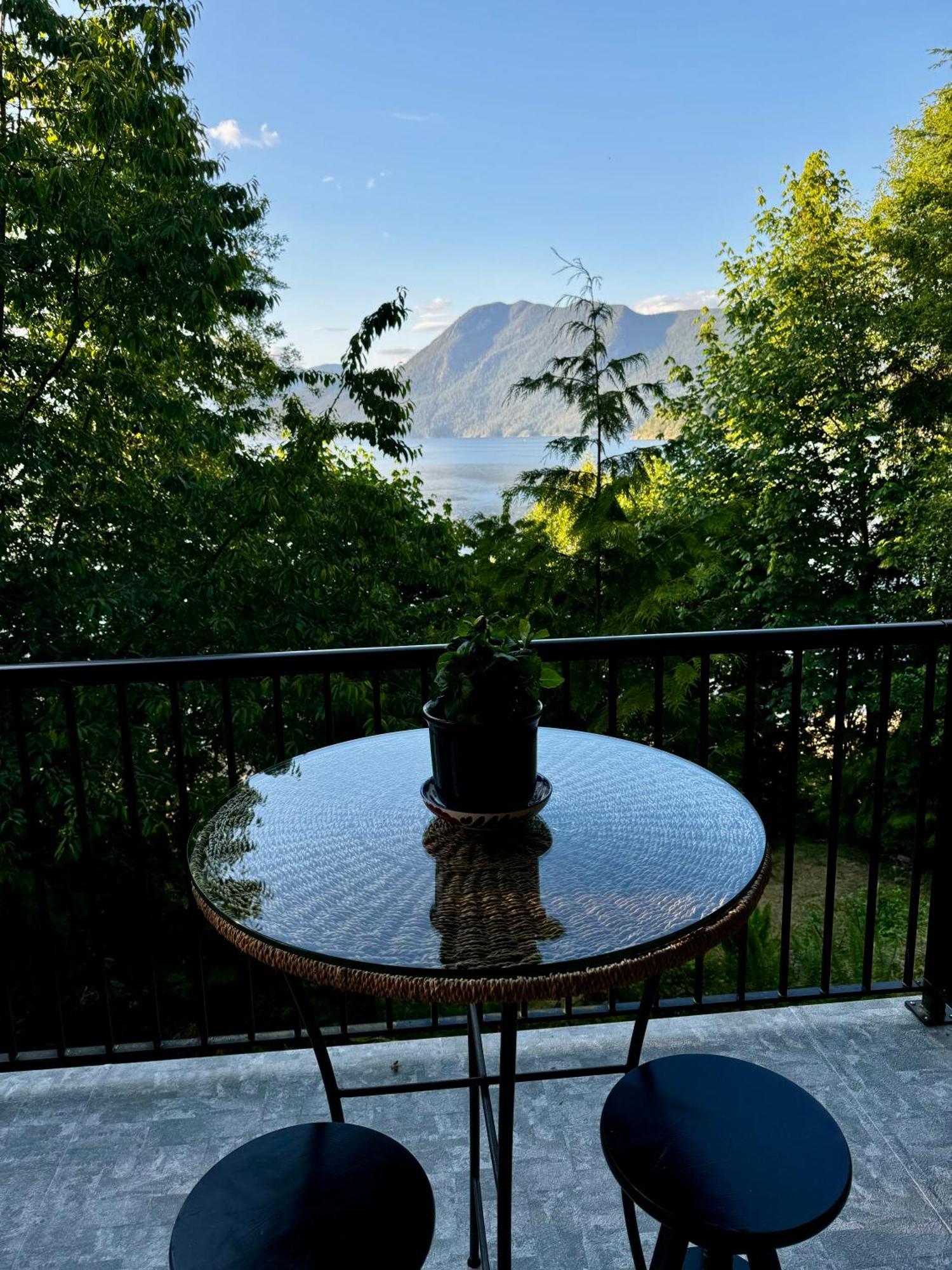 Shoreside Private Room Сешелт Екстериор снимка